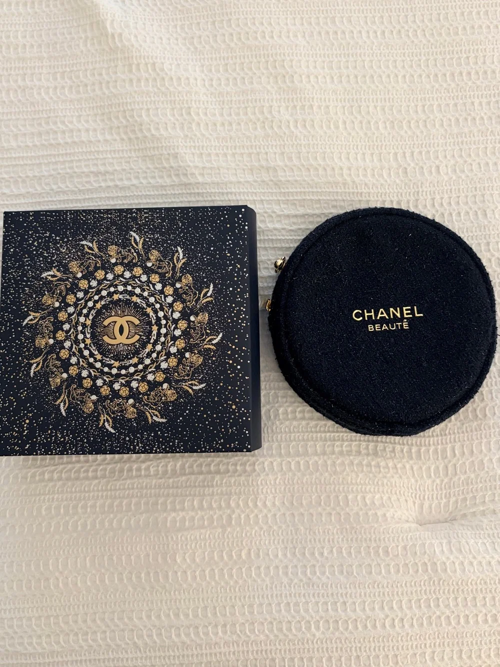 CHANEL Beauté Navy and Gold Round Cosmetic Pouch